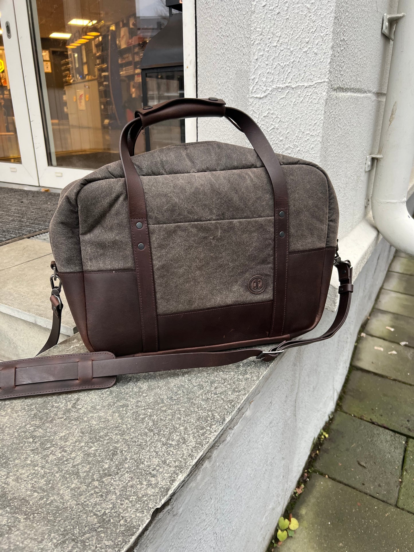 Thorndale Messenger Bag Canvas/leather