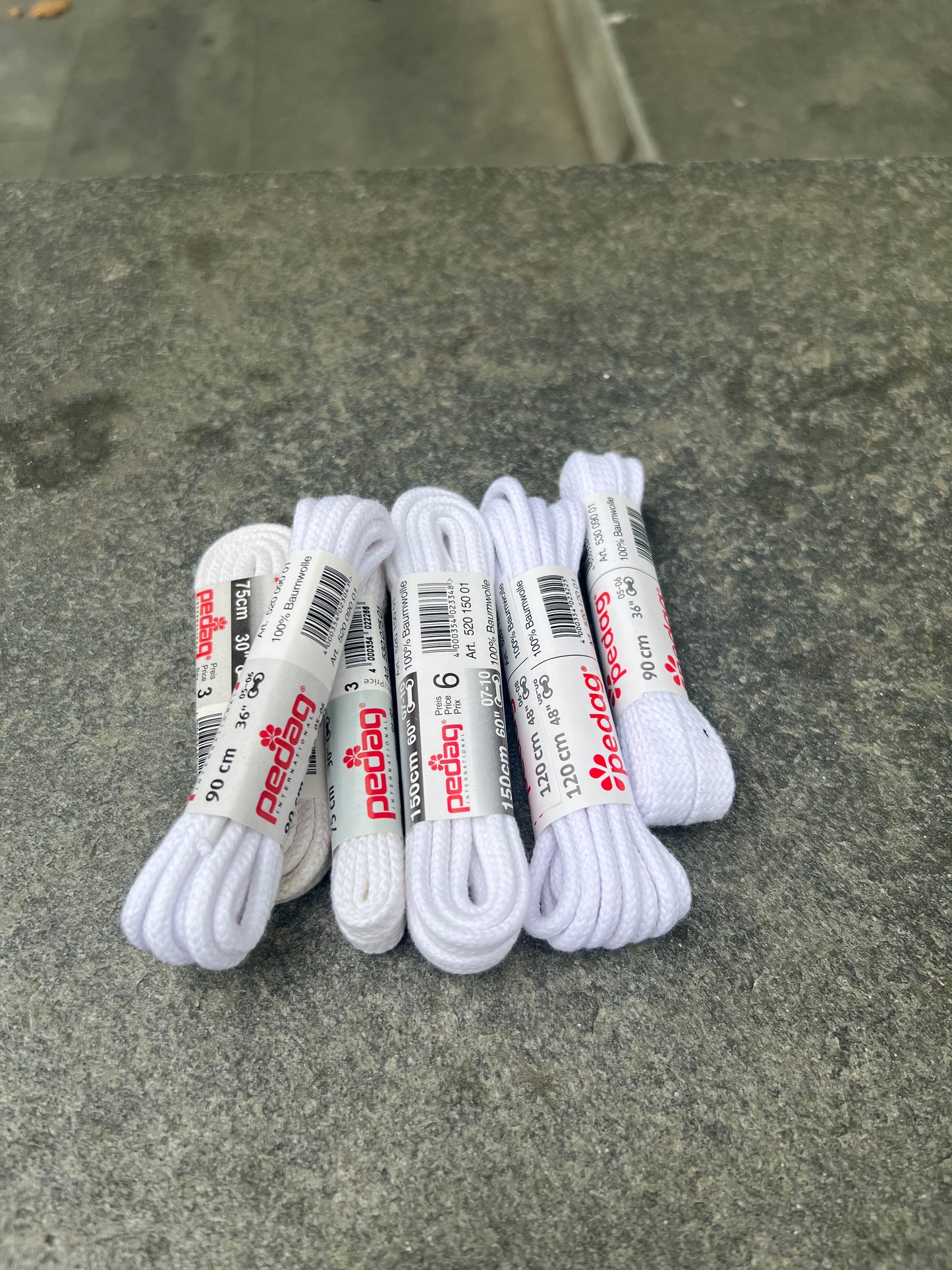 Hvite skolisser runde/flate (sneakers)